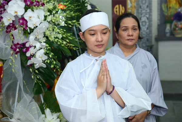 Chị Hoàng Dung